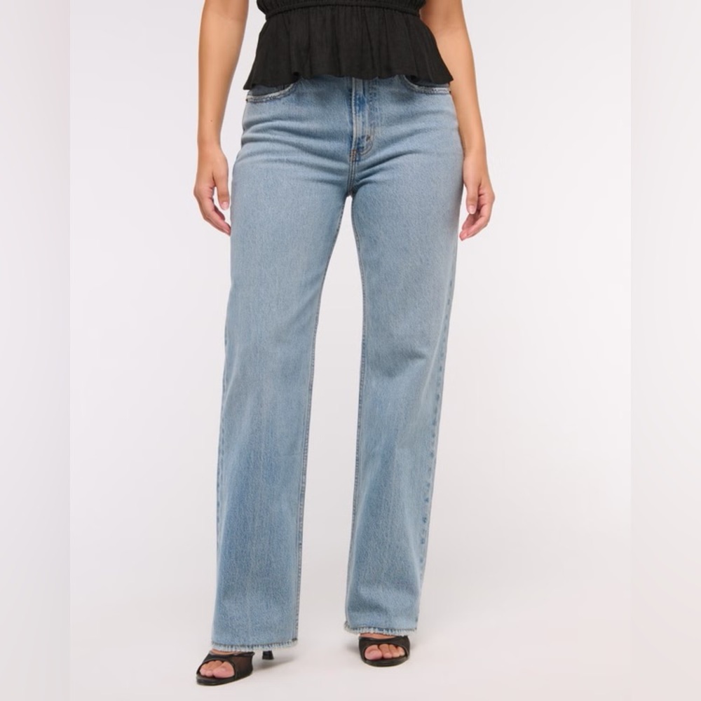 Abercrombie Curve Love 90s Relaxed High Rise Jeans